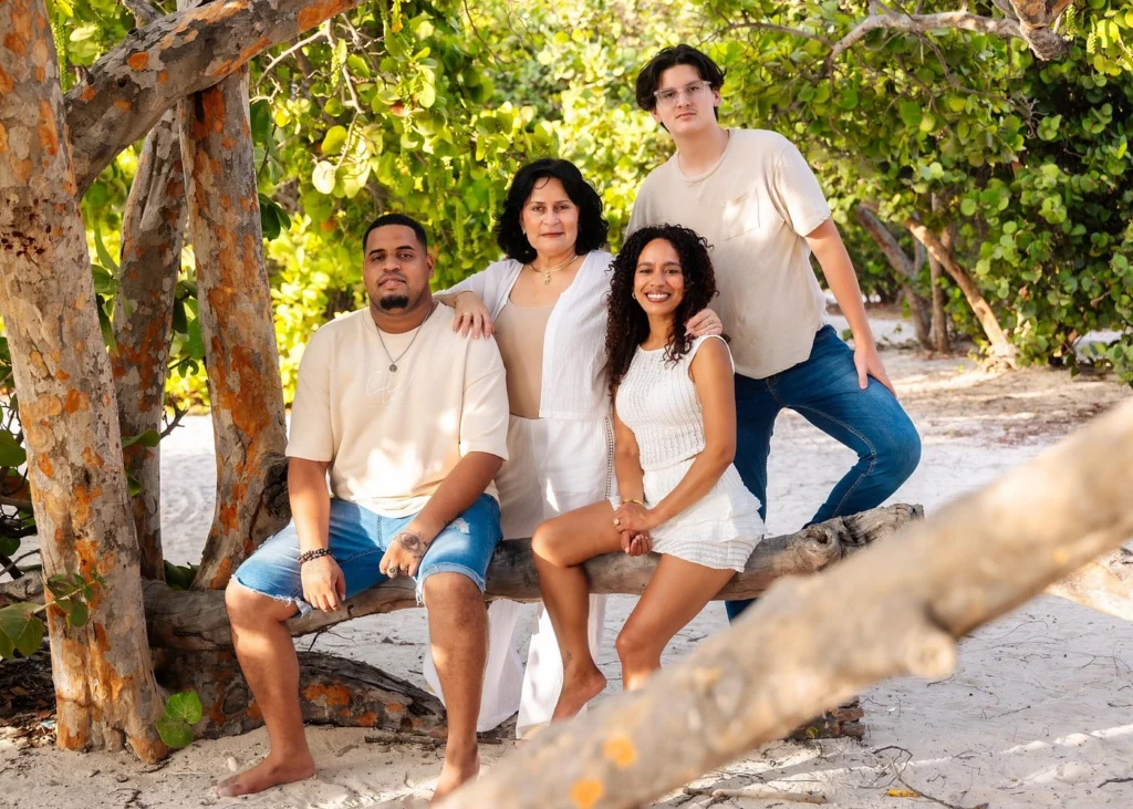 caption-19.webp — Sunset Photoshoot Aruba | Aruba Sunset Photos
