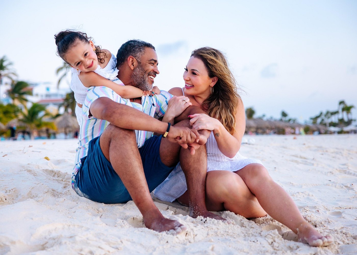 Family Photo Session in Aruba — Capturing Your Vacation Memories at Sunset